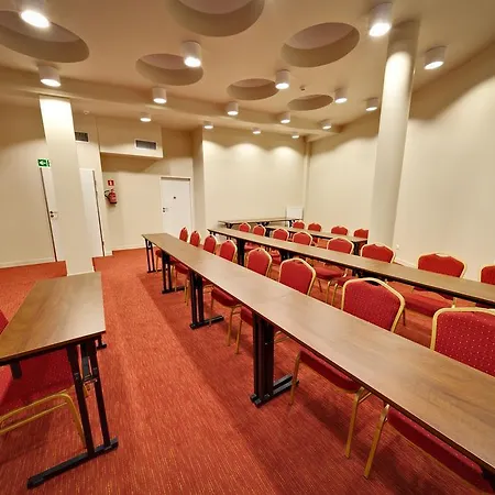Hotel Hotel Swiecice 3*