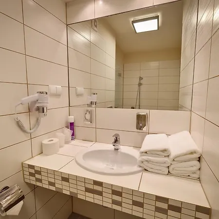 Hotel Swiecice 3*
